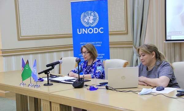 УНП ООН и партнеры в Туркменистане обсуждают последние изменения в области законодательных реформ по борьбе с торговлей людьми